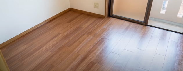 通常の床暖房対応の無垢床はウレタン塗装