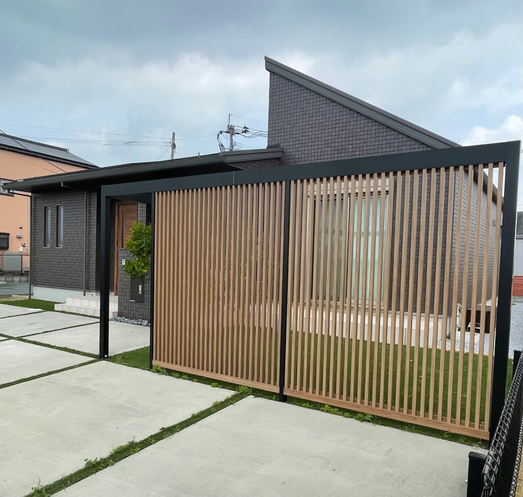 【34坪】こだわりの外観とスキップフロアのある平屋の邸宅1