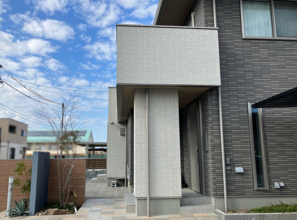 【49坪】シンプルモダンの1F蔵のある開放的な住まい2