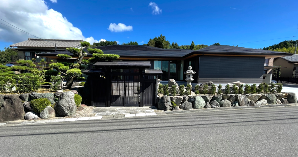 【61坪】和風庭園のある二世帯平屋1