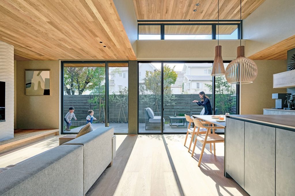 木質感あふれるLDKで、すっきり暮らせる家