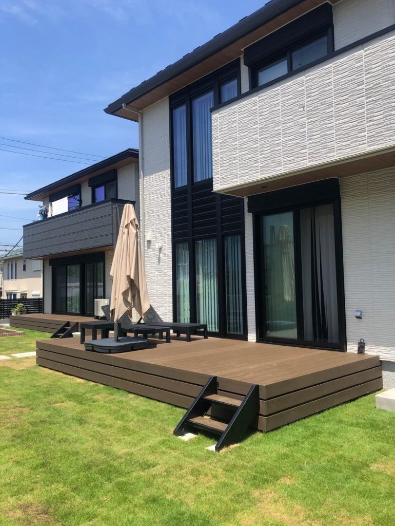 二世帯住宅の外観