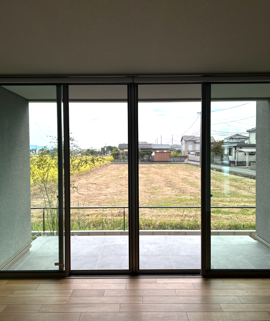 【29坪】片流れ屋根の平屋で無垢床がある開放的な住まい3