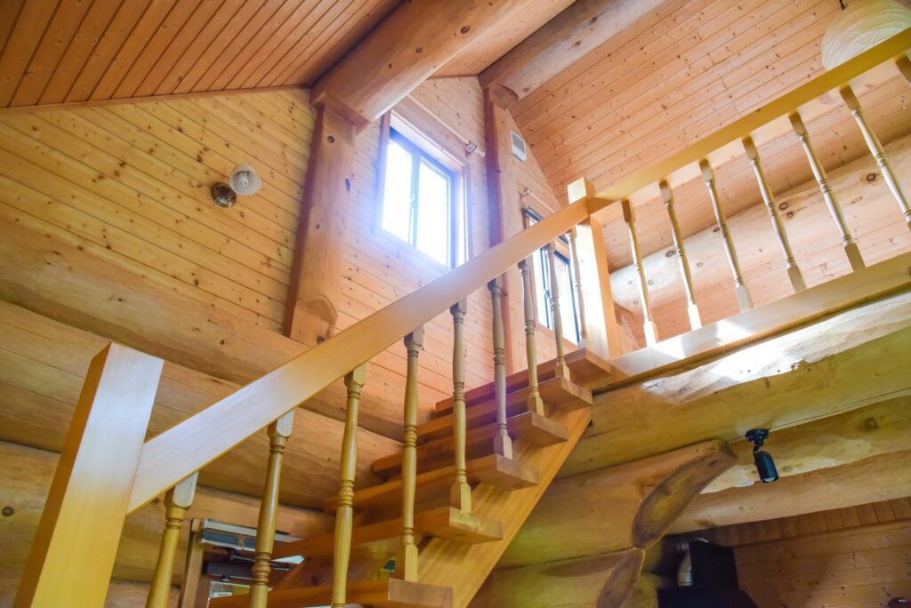 ログハウスの階段