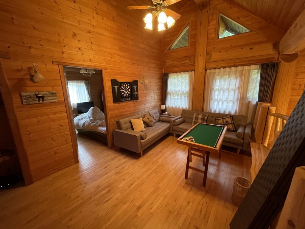 ログハウスの内観