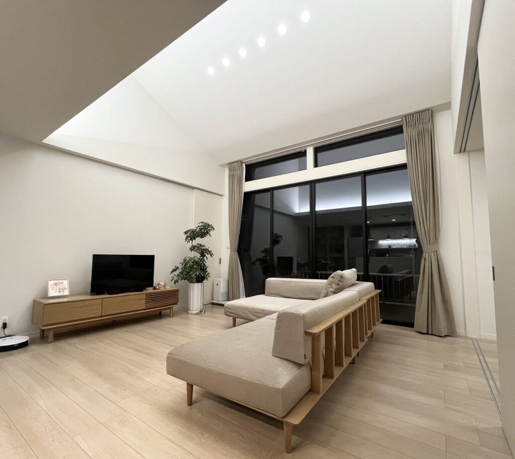 【35坪】大屋根・高天井のリビング3