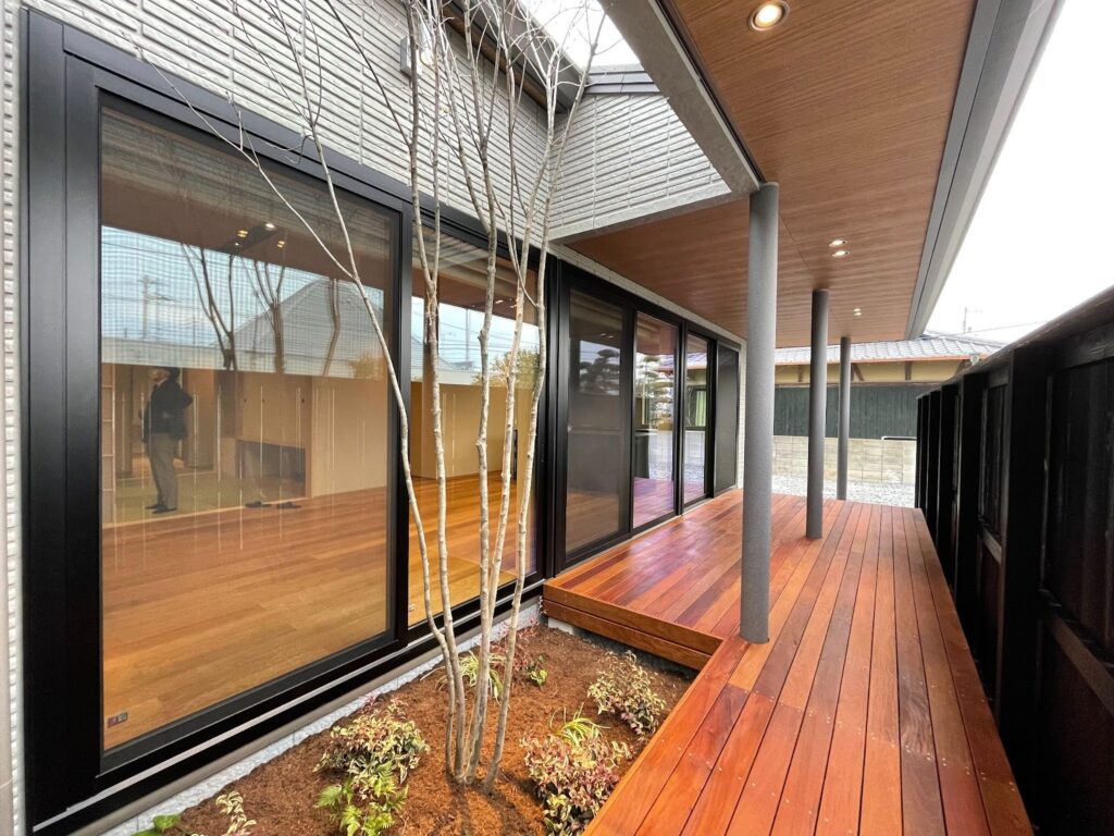 おしゃれな中庭