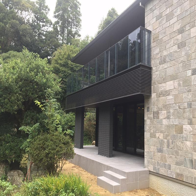 おしゃれなバルコニー