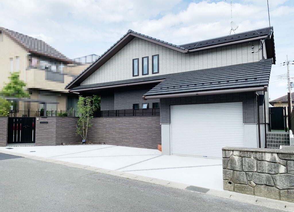 06_高級感のあるビルトインガレージ