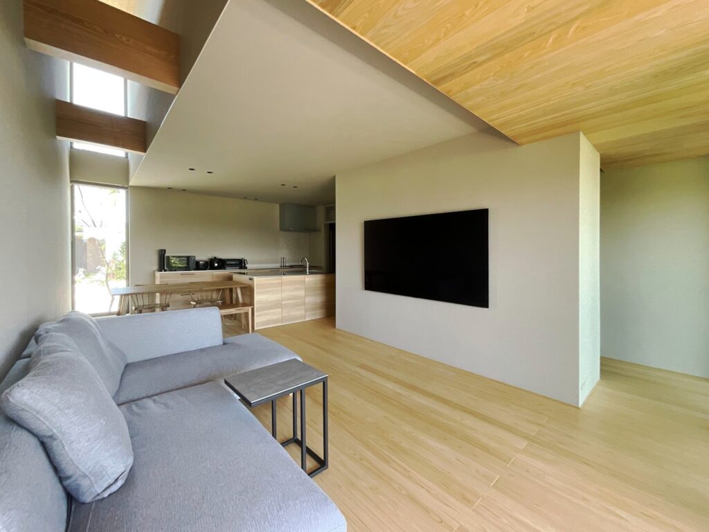 暖かい家のリビング