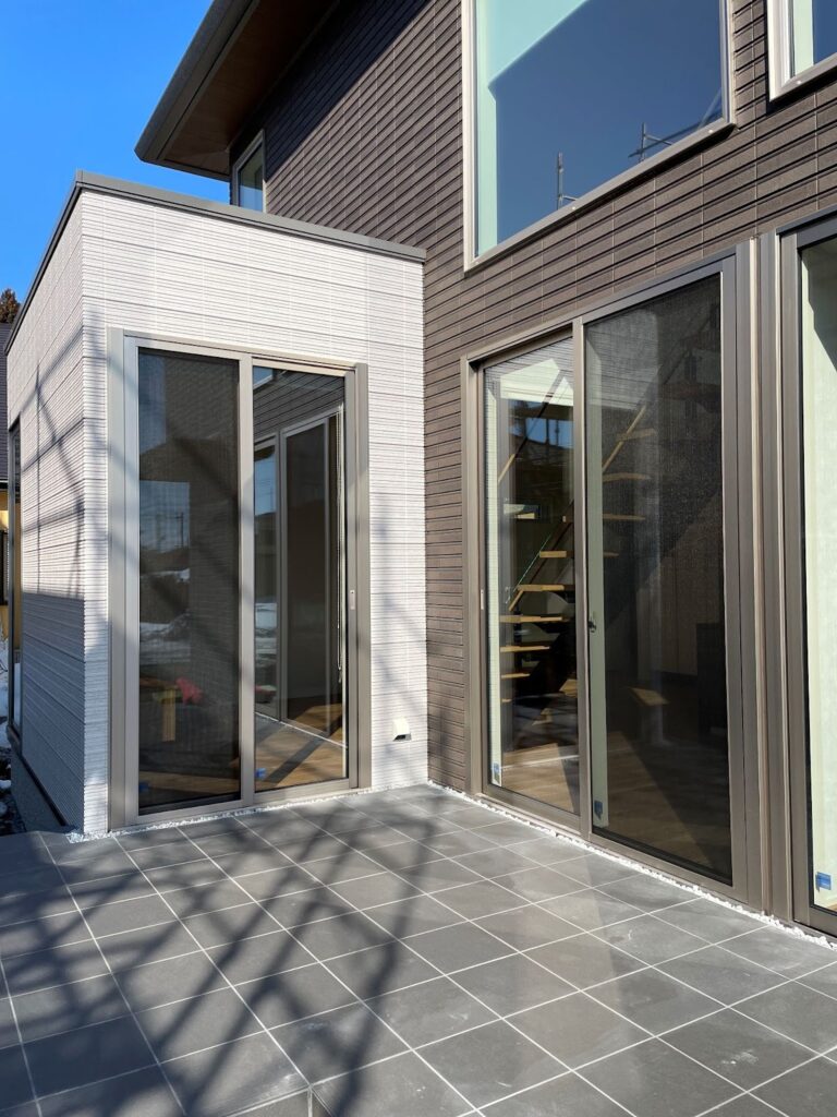 暖かい家の外観