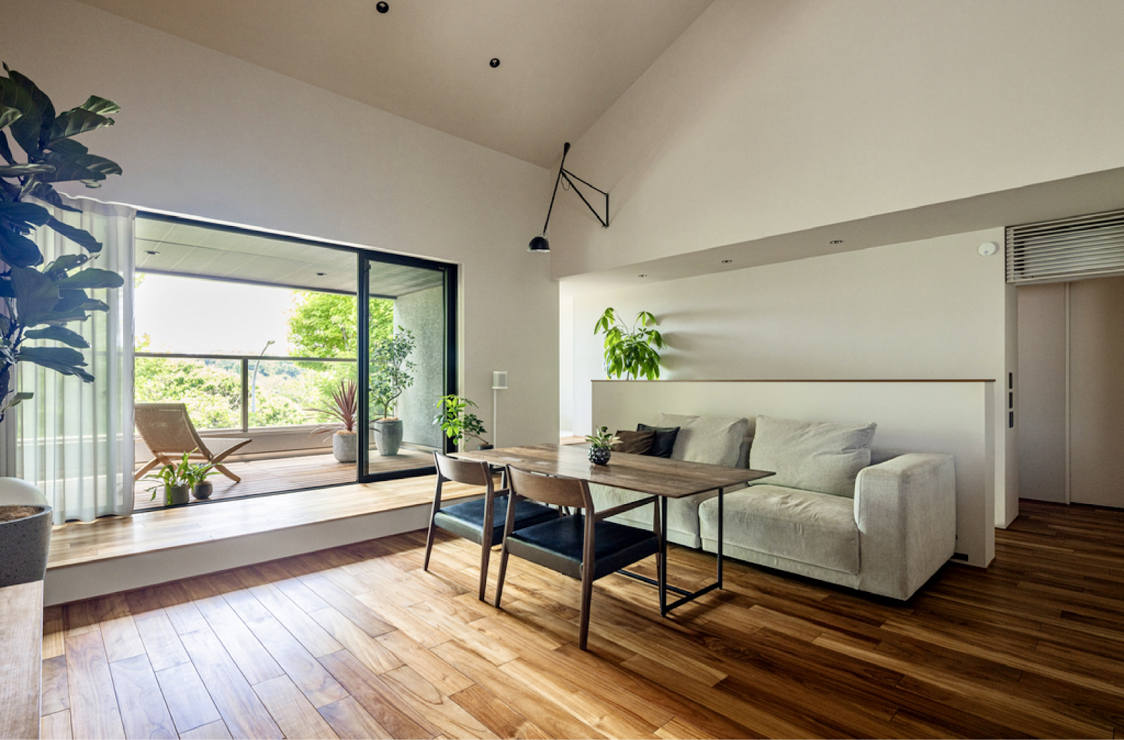 【42坪】天井の高い2階リビングの家2