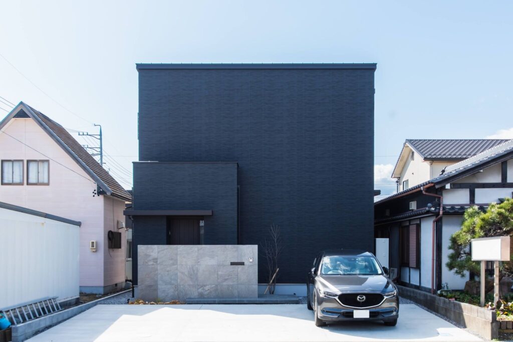 シンプルな外観の注文住宅