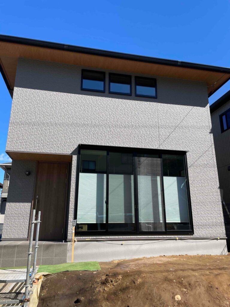 【33坪】シンプルの2階建で無垢床がある収納が多めな住まい