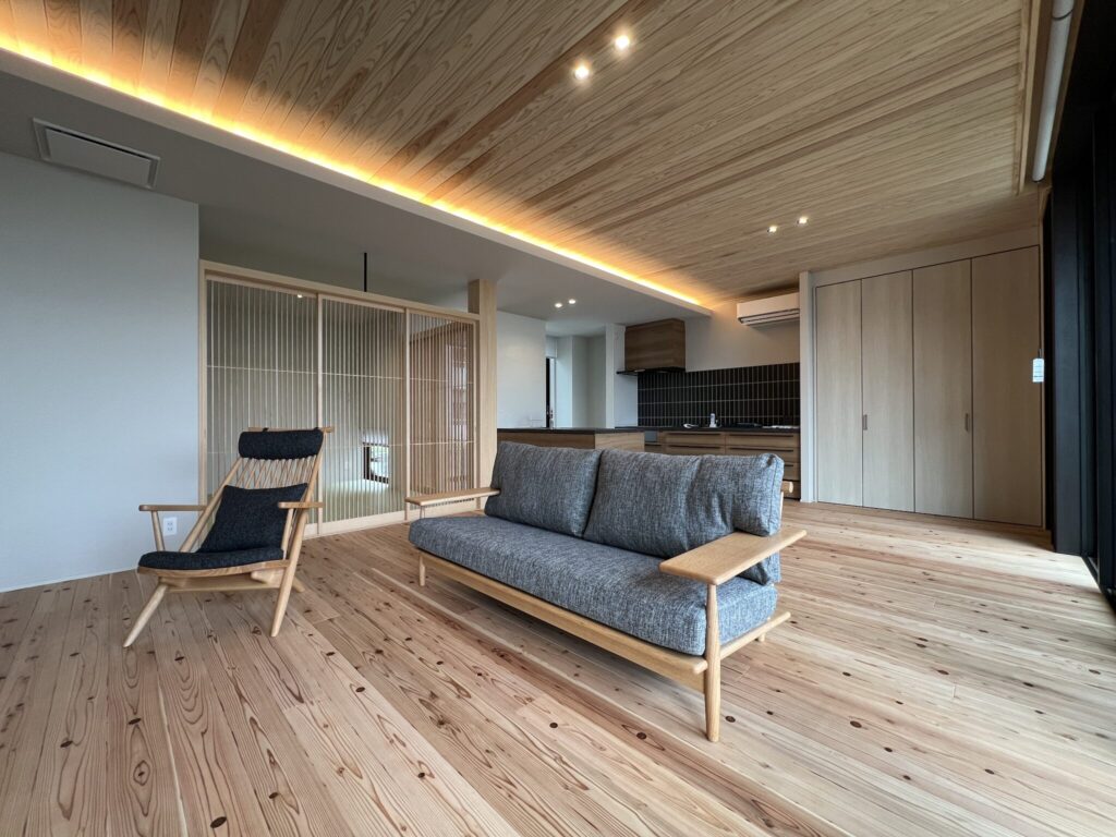 【62坪】天竜スギのある二世帯住宅