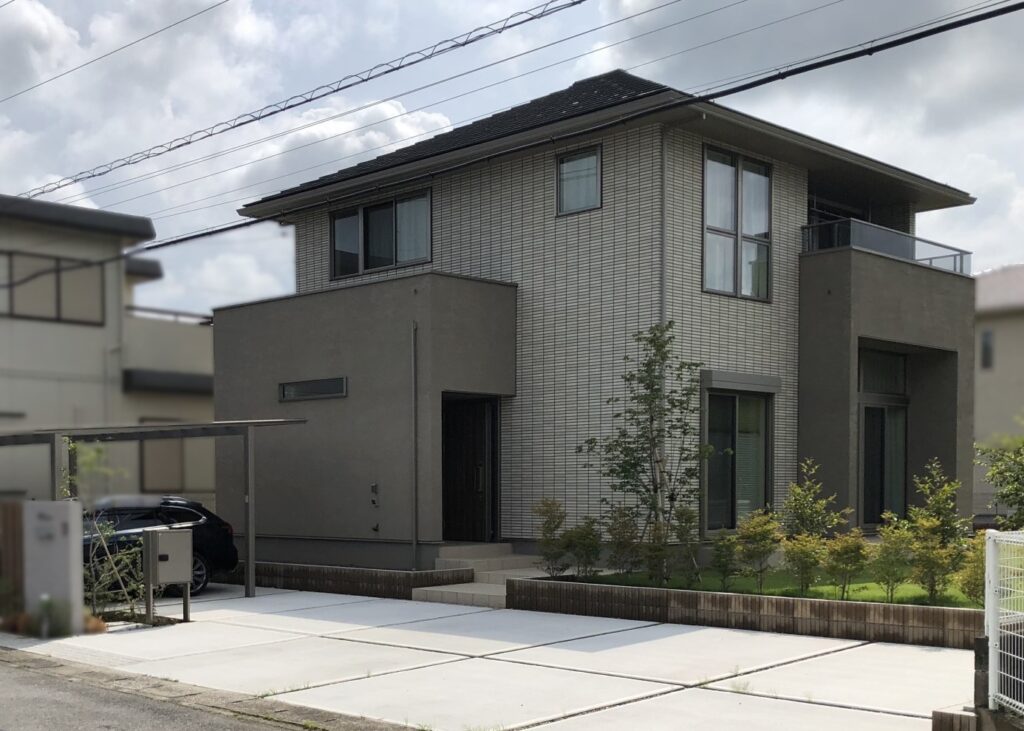 シンプルな外観の注文住宅