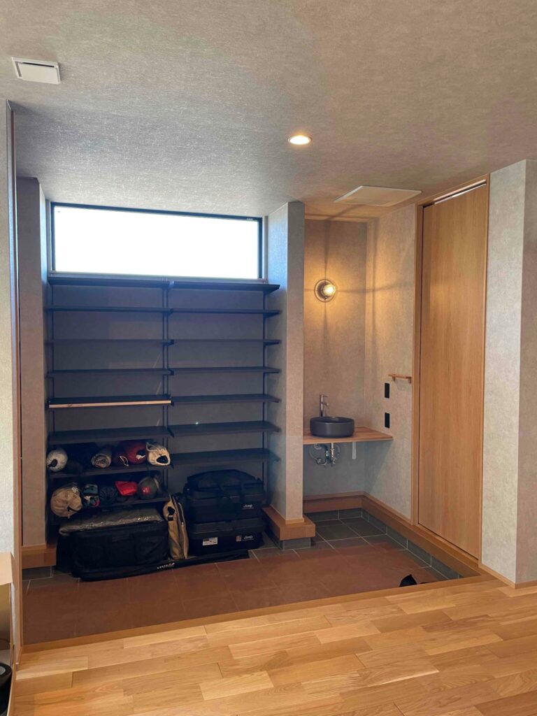 【33坪】シンプルの2階建で無垢床がある収納が多めな住まい3