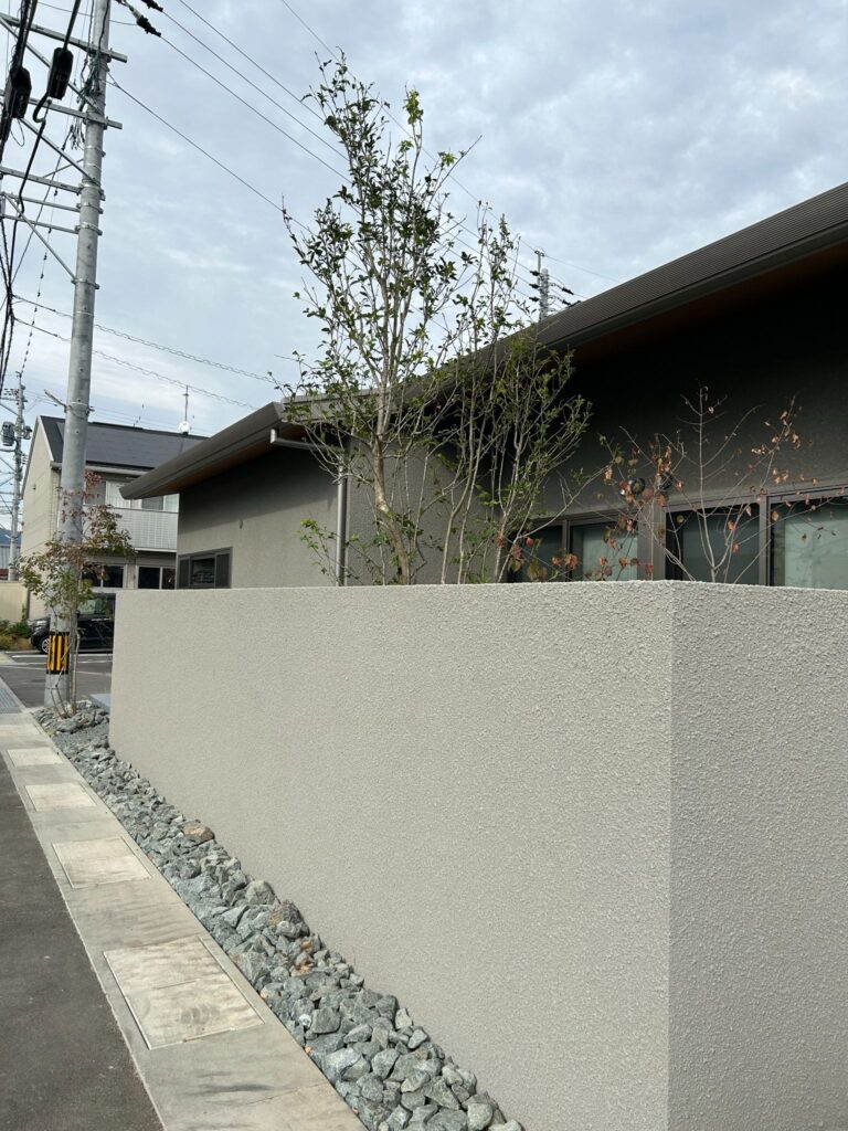 【29坪】片流れ屋根の平屋で無垢床がある開放的な住まい