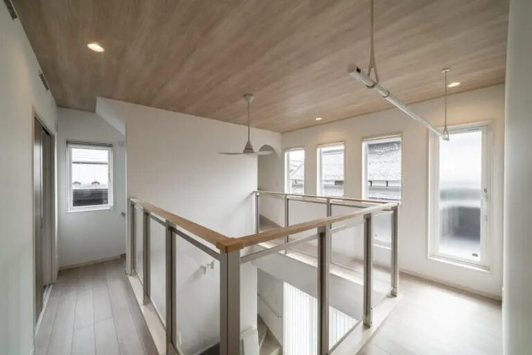 吹き抜けを活かした開放的な住まい2