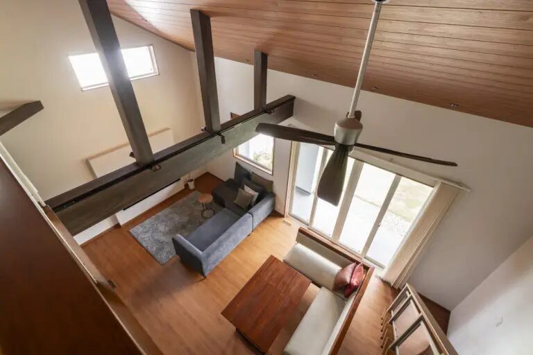 くつろぎを意識した大屋根の邸宅2