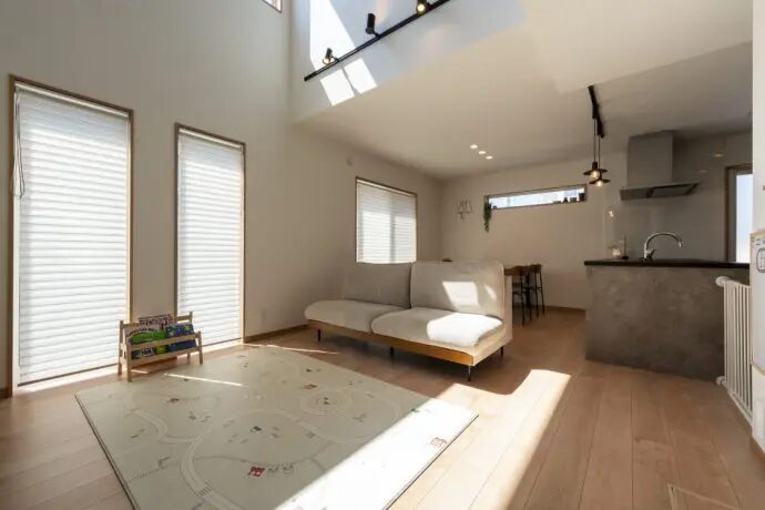 吹き抜けで家族のつながりを感じる住まい2