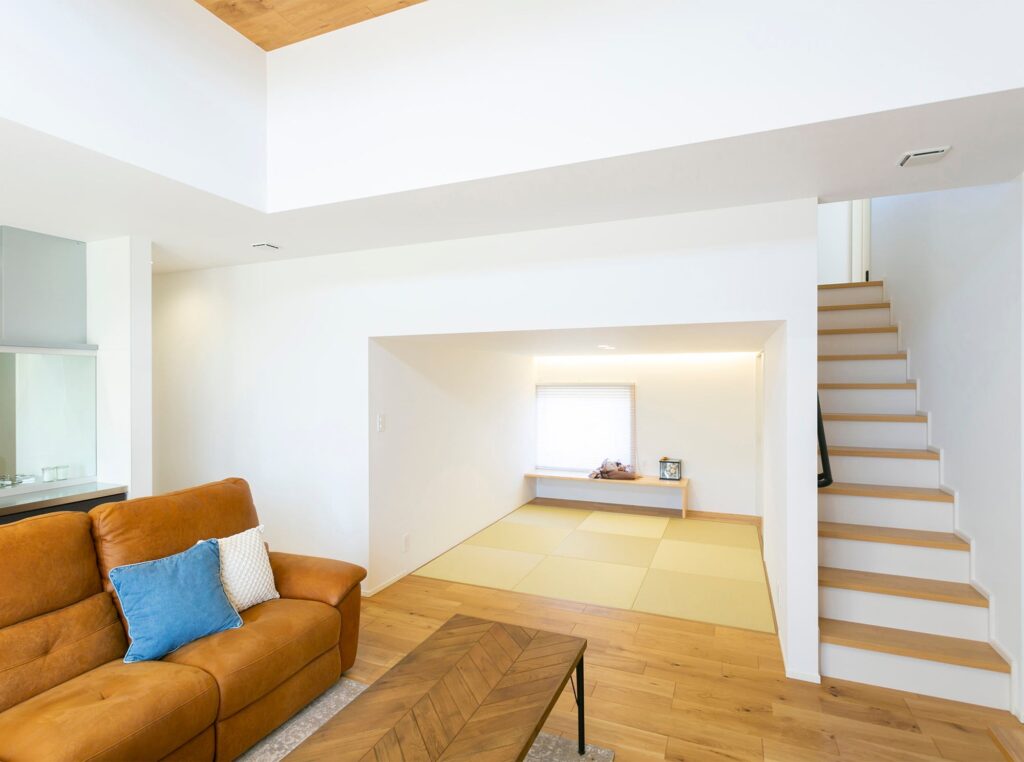 室内にいながら自然の安らぎを感じる、平屋＋スキップフロアの家