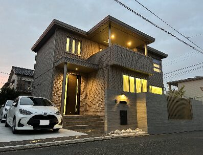 【35坪】O様邸　重厚感のあるタイル外壁の邸宅1