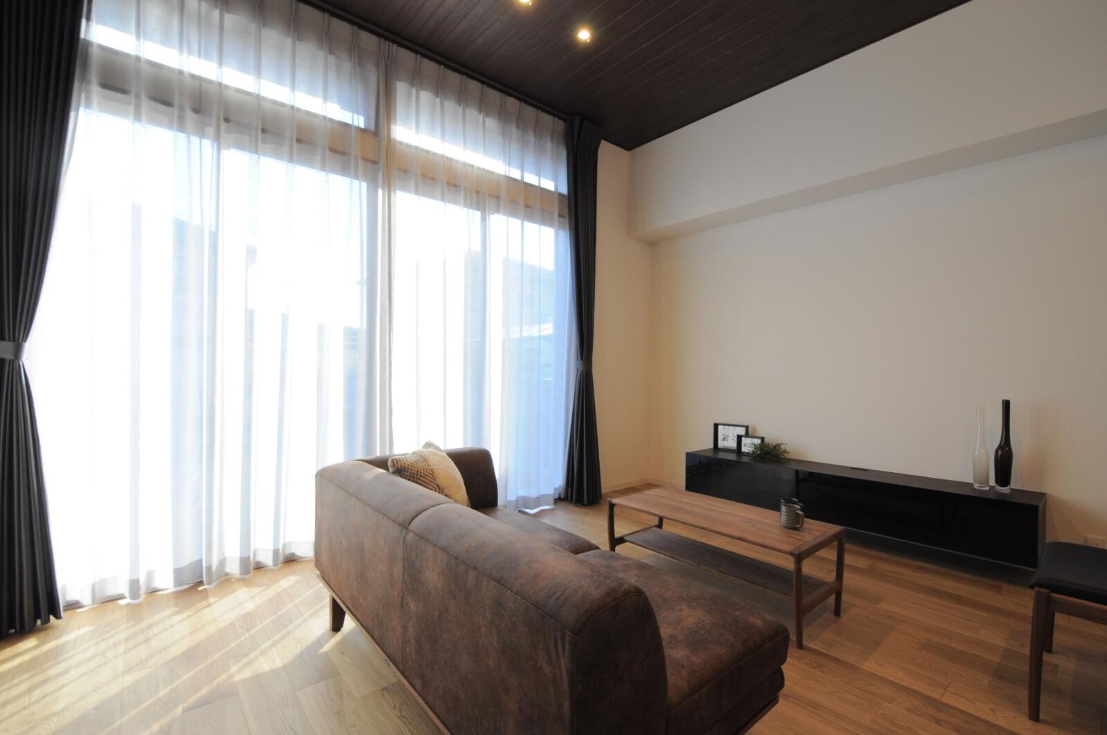 【44坪】3ｍ高天井のリビング、ダイニングが心地よく開放的な住まい