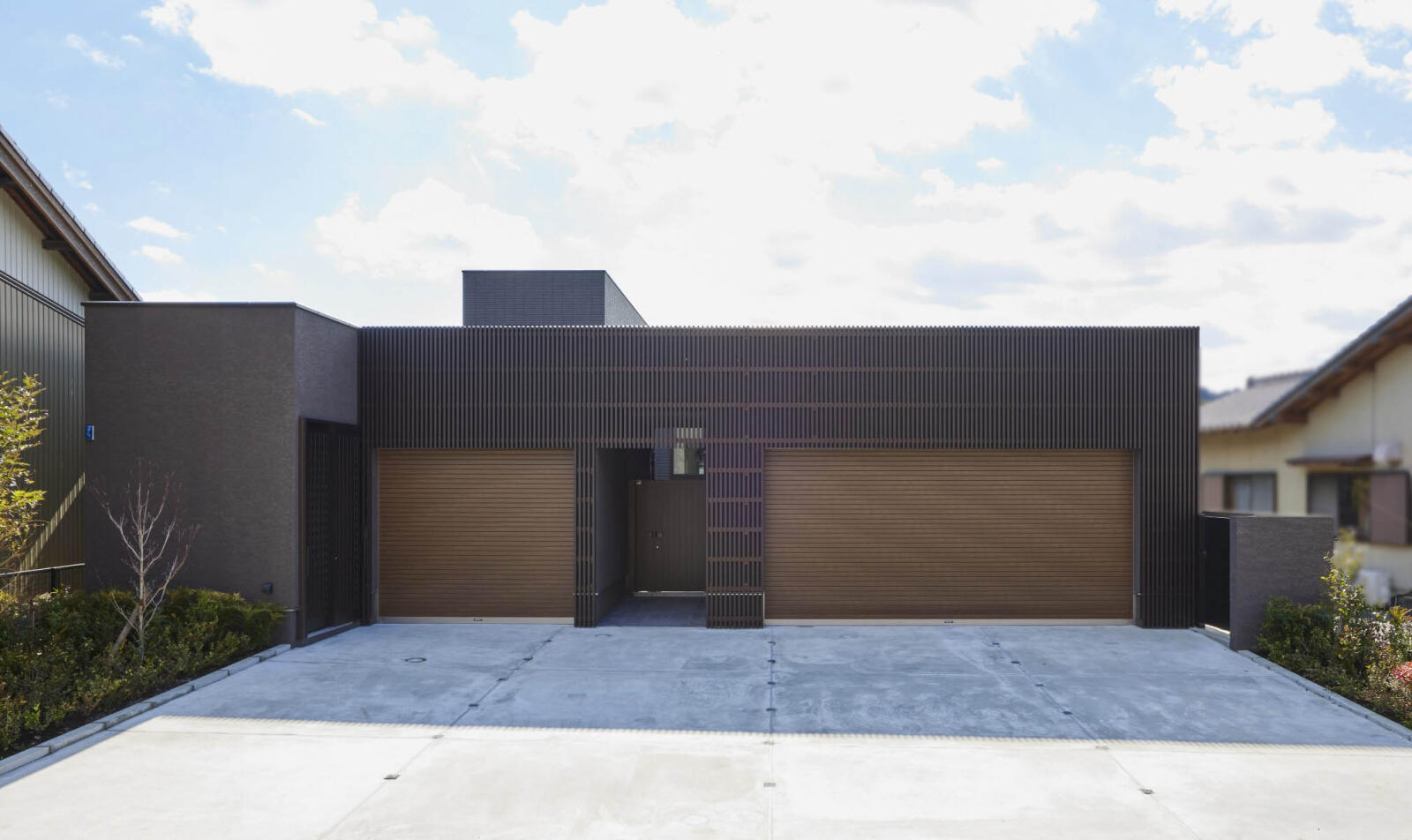 【84坪】ガレージと中庭の家