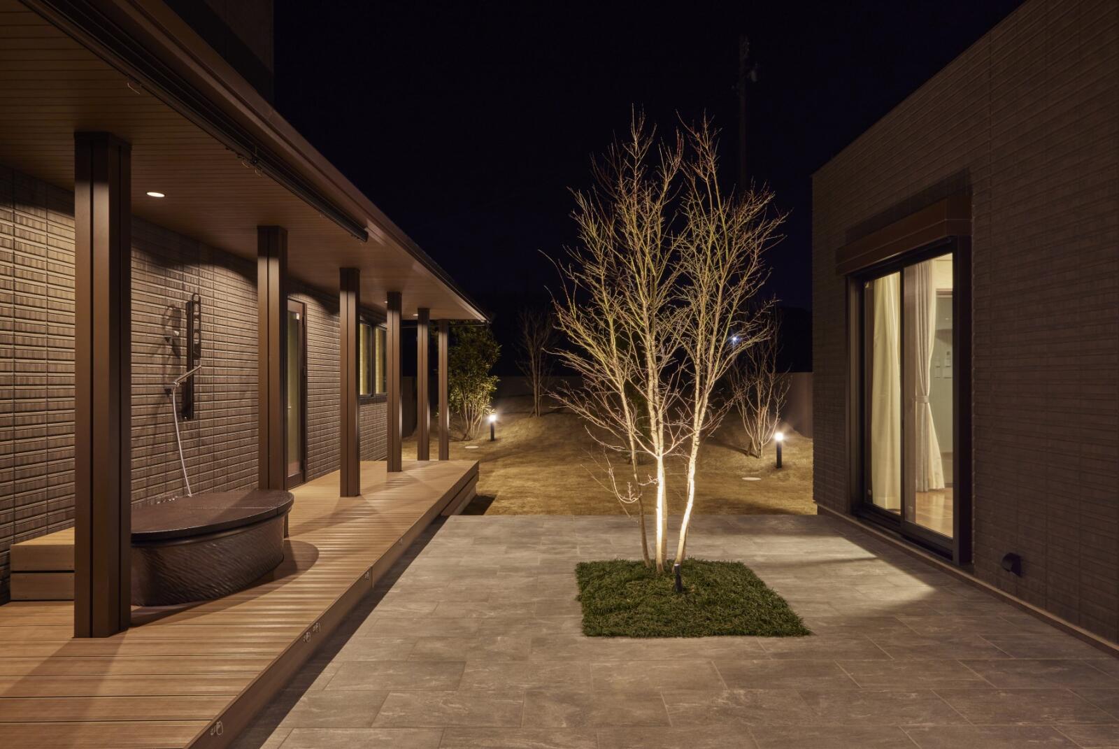 【84坪】ガレージと中庭の家