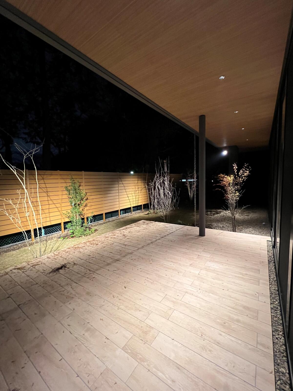 【73坪】連続大開口サッシが外とつながる。～桜を臨む～