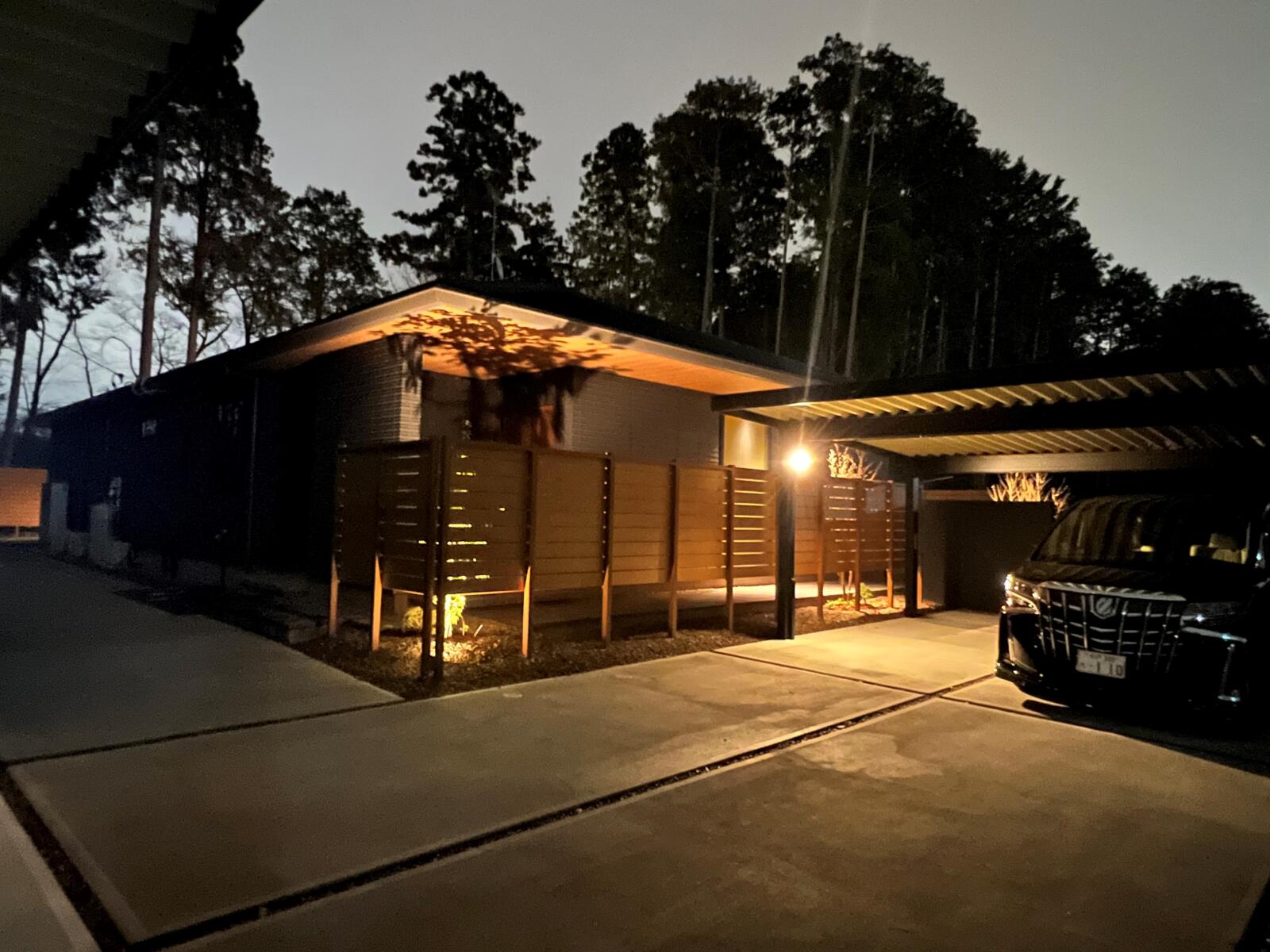 【73坪】連続大開口サッシが外とつながる。～桜を臨む～