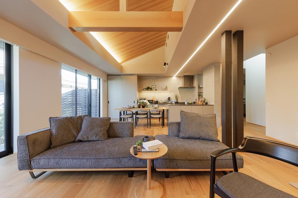 【33坪】閑静な住宅街に建つ、石貼りの外壁