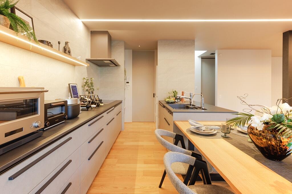 【33坪】閑静な住宅街に建つ、石貼りの外壁