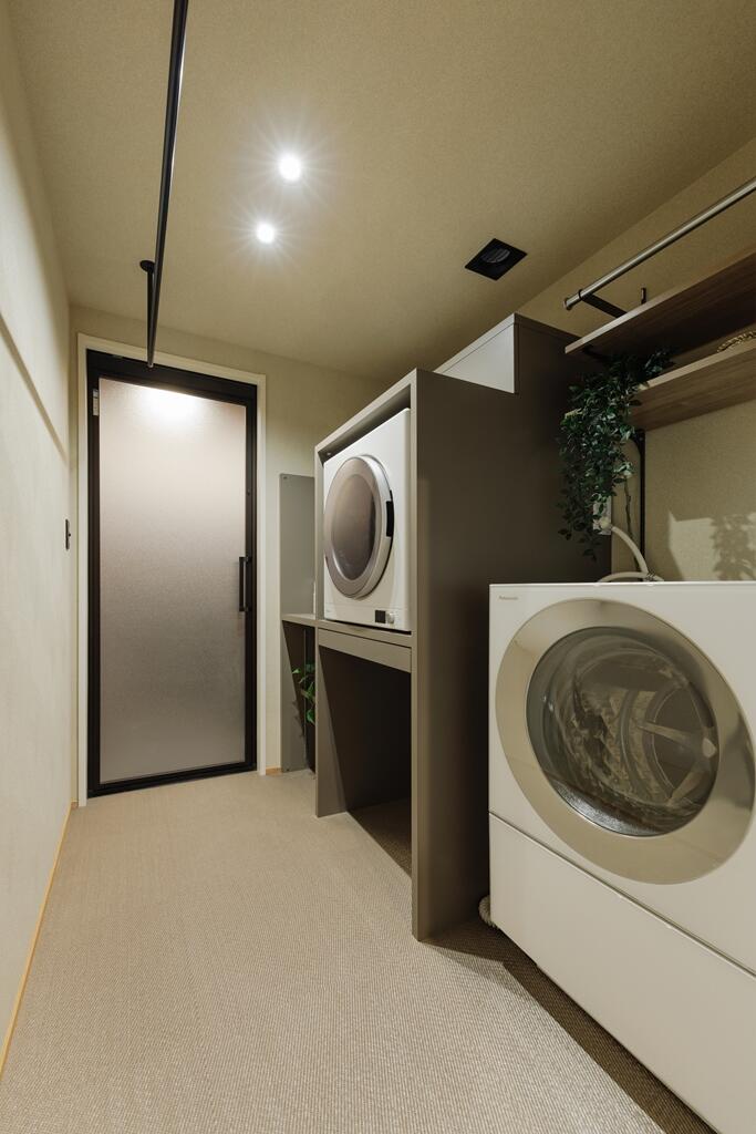 【33坪】閑静な住宅街に建つ、石貼りの外壁