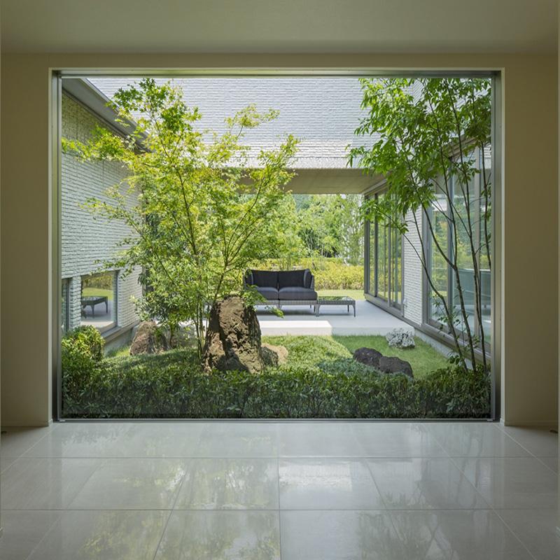 【119坪】【2世帯住宅】憩いの中庭のある邸宅