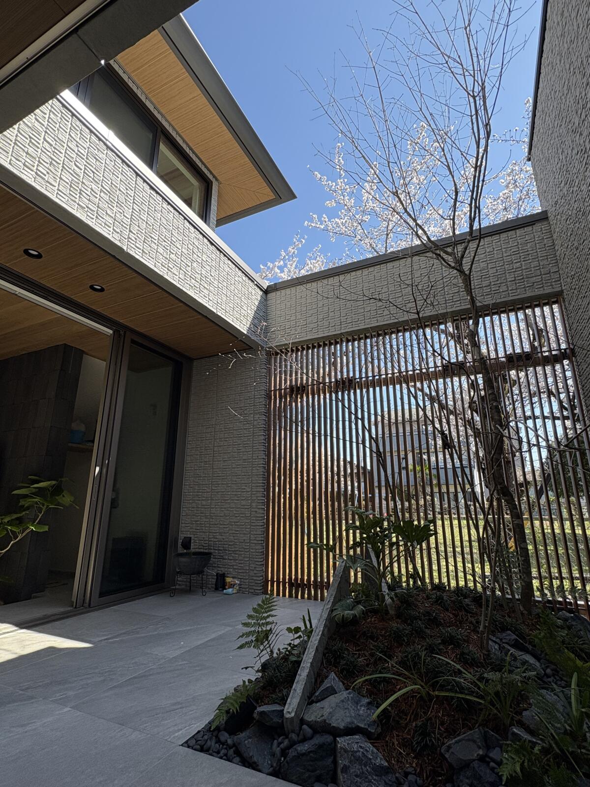 【58坪】中庭のあるペットと2世帯の住宅