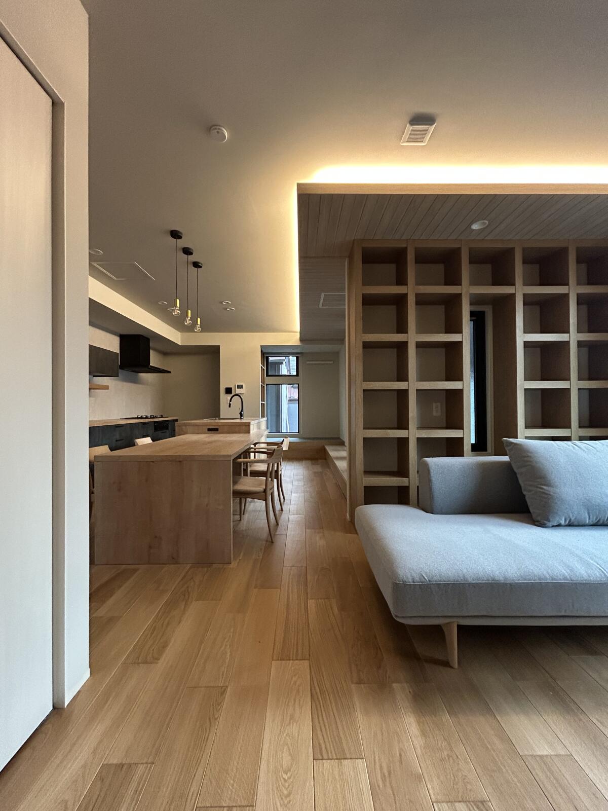 【30坪】木の温もりを感じる住宅密集地の3階建て