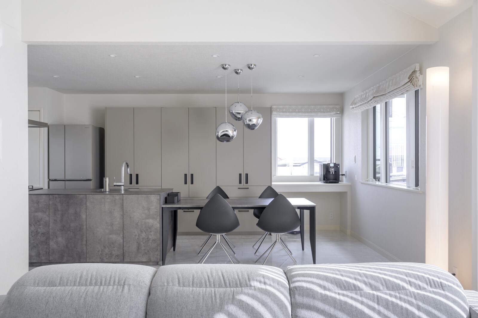 【41坪】モノトーンでスタイリッシュに整えた、ホテルライクを楽しむ家