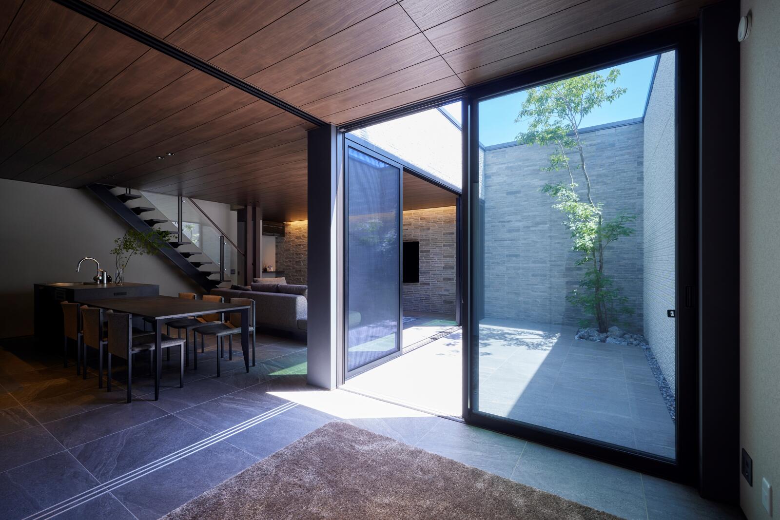 【54坪】都市型　内包される家