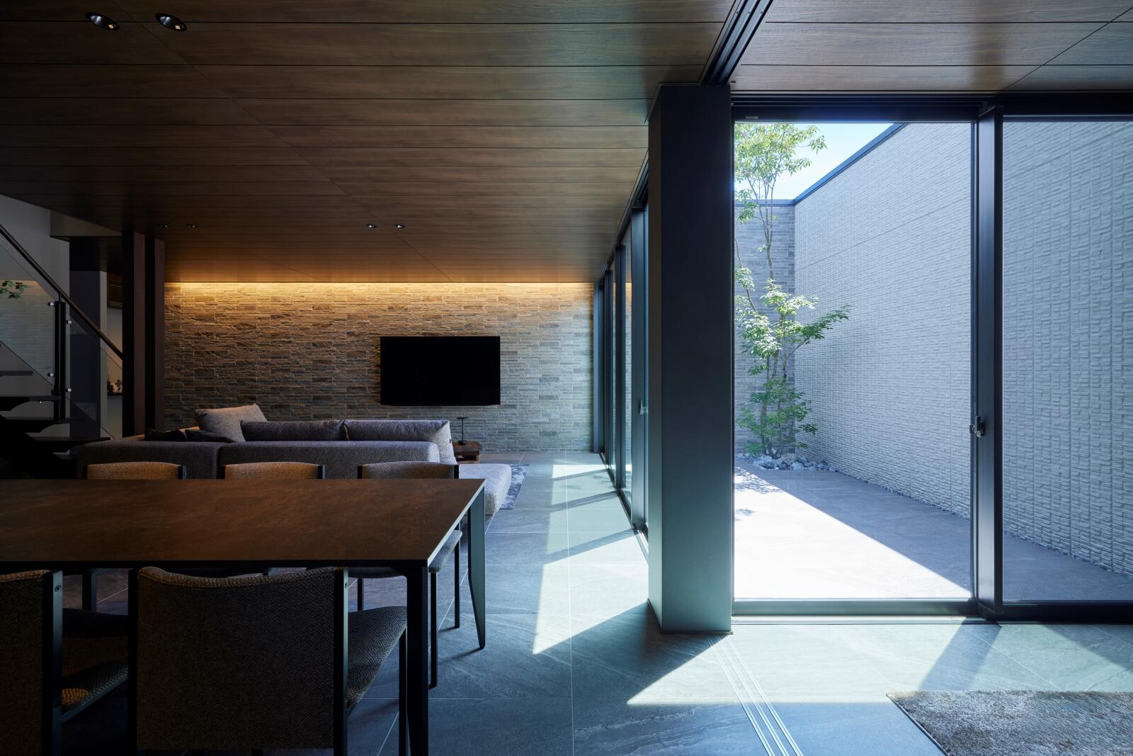 【54坪】都市型　内包される家