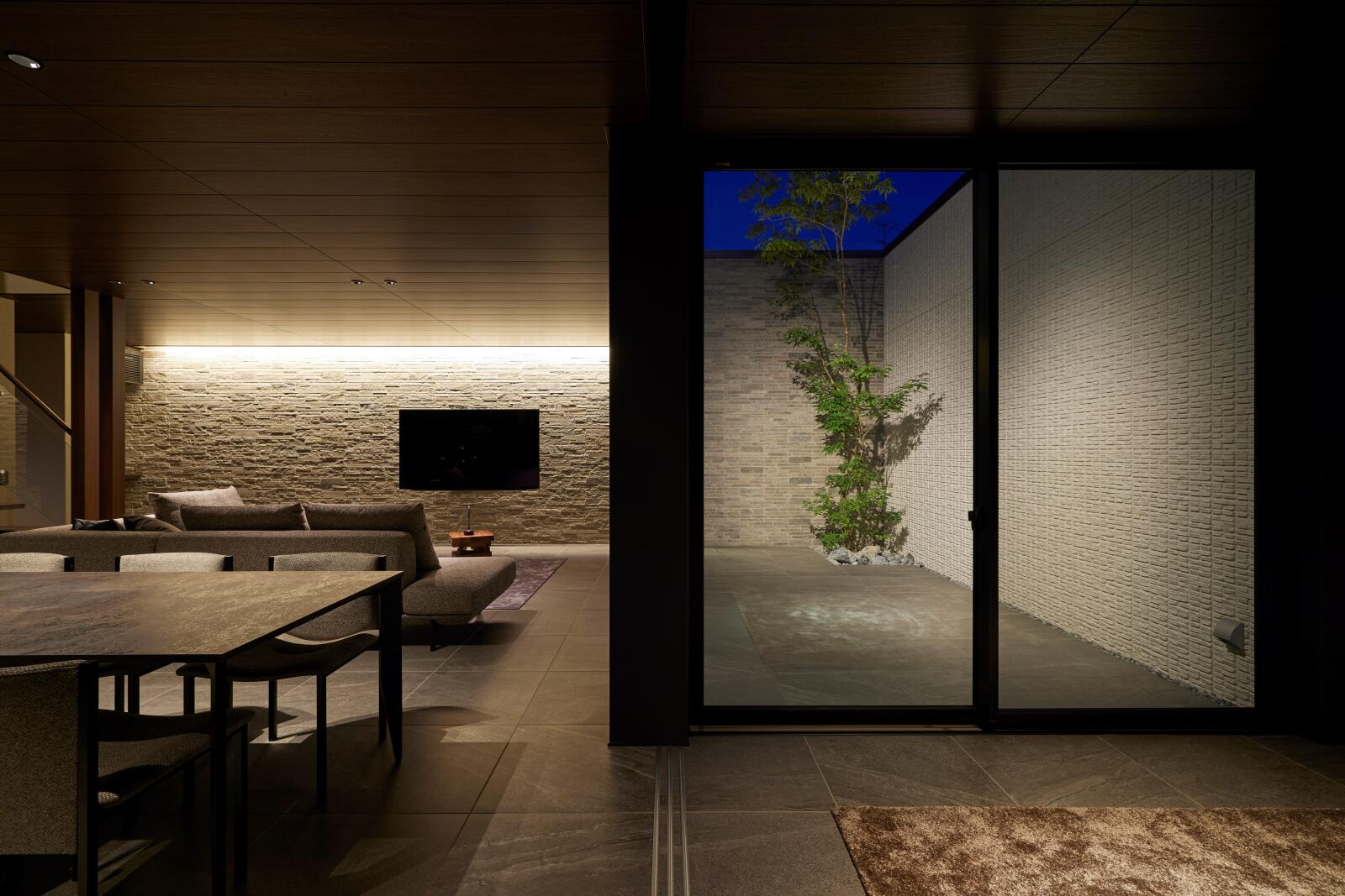 【54坪】都市型　内包される家