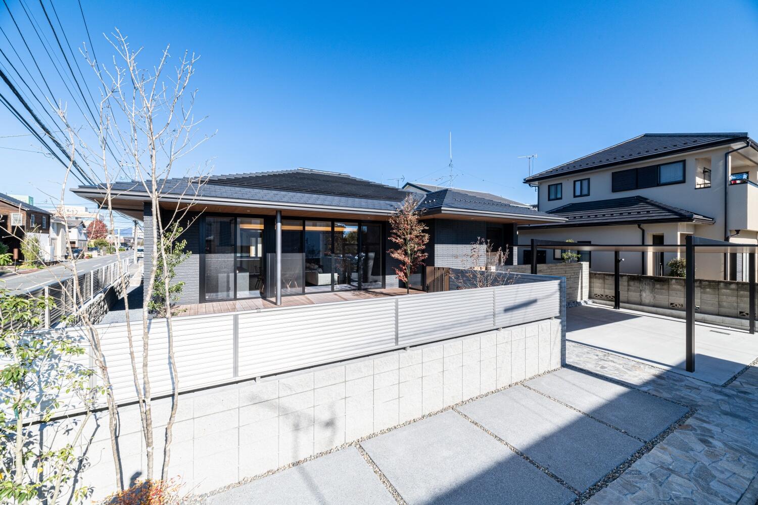 【40坪】深い軒と大開口サッシのある平屋