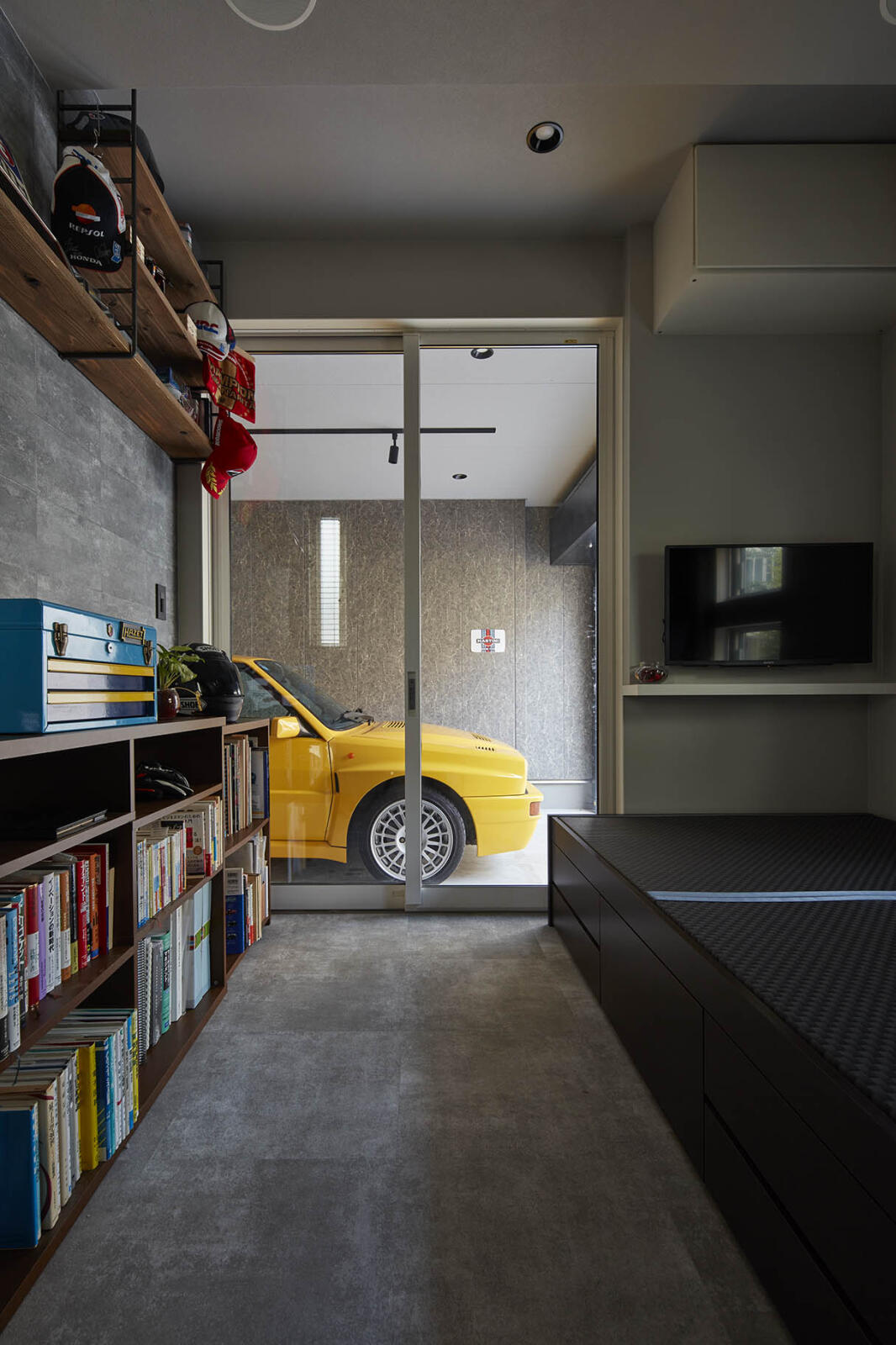 【60坪】ガレージと茶室のある、旗竿地の二世帯住宅